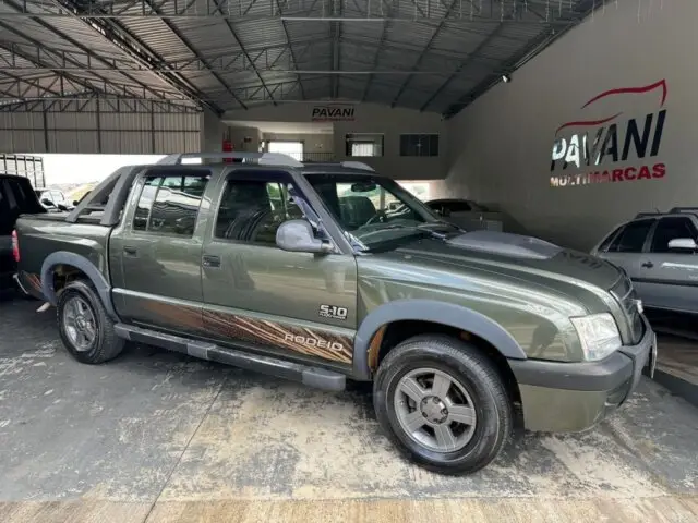 Carro Chevrolet S10 Cabine Dupla 2011 S10 Rodeio 2.4 Flexpower 4X2 (Cab Dupla)