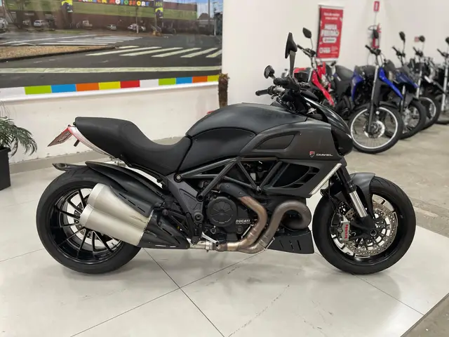 Carro Ducati Diavel 2012 1198 Carbon