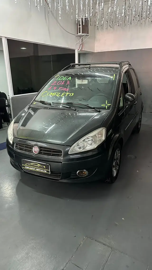 Carro Fiat Idea 2013 Attractive 1.4 8V (Flex)