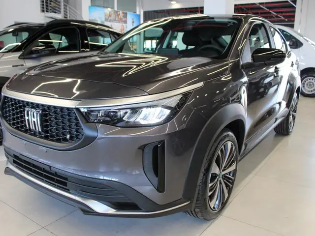 Carro Fiat Fastback 2025 Audace