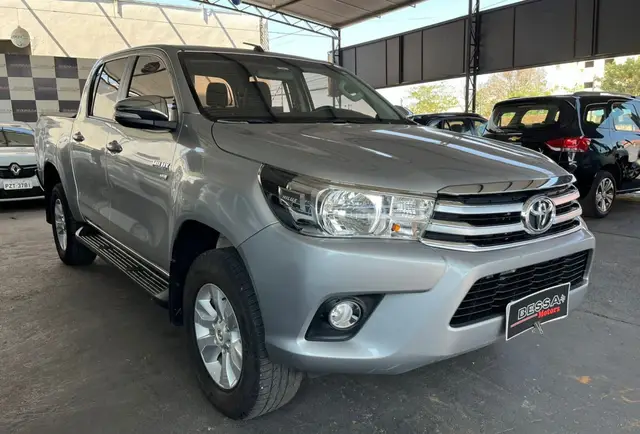Carro Toyota Hilux Cabine Dupla 2017 Hilux 2.7 SRV CD 4x2 (Flex) (Aut)