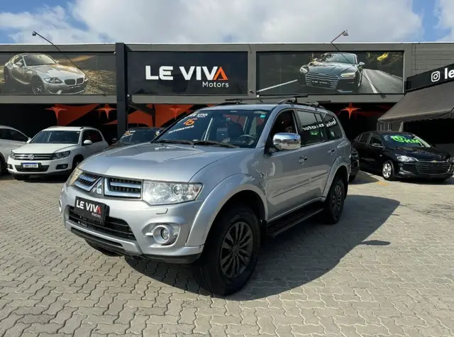 Carro Mitsubishi Pajero Dakar 2016 3.2 HPE 4WD (Aut)