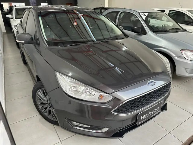Carro Ford Focus Hatch 2018 SE Plus 2.0 PowerShift