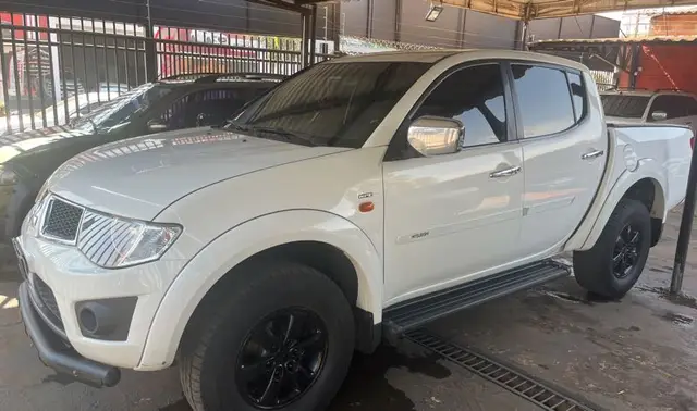 Carro Mitsubishi L200 Triton Sport 2012 3.2 DI-D (aut)