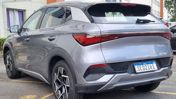 Proprietários reclamam de defeito na suspensão do SUV elétrico