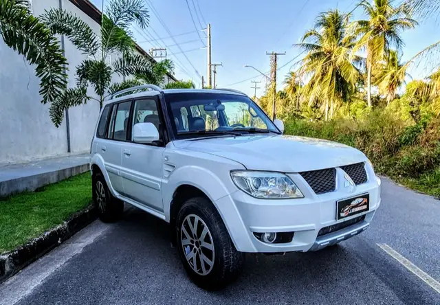 Carro Mitsubishi Pajero TR4 2012 2.0 16V 4X4 (Flex)