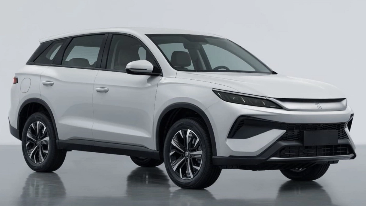 Lançado em julho por aqui, o BYD Song Pro irá ganhar novo visual e novo sistema motor na China