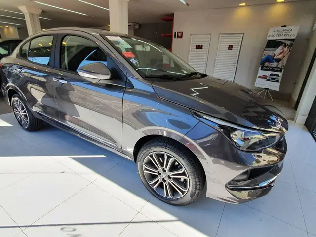 Carro Fiat Cronos 2025 Precision 1.3