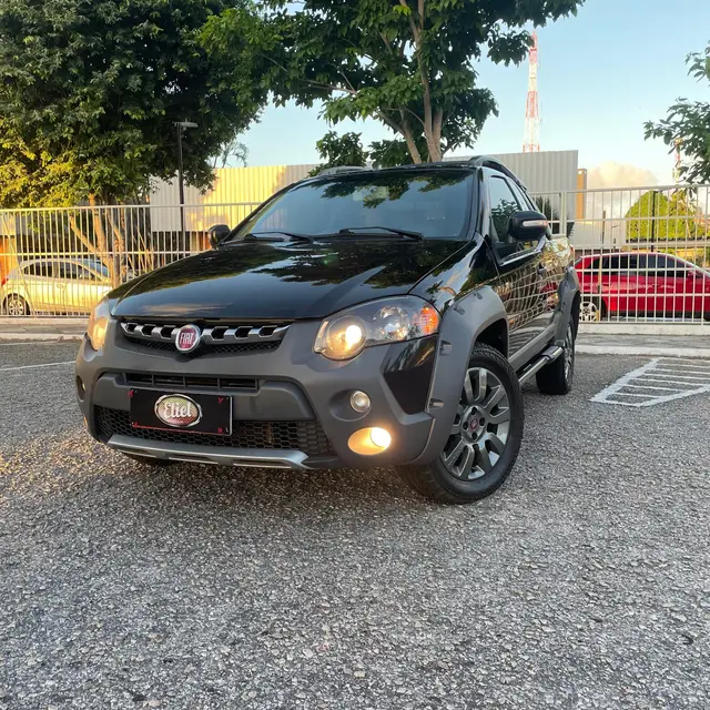 Carro Fiat Strada 2015 Adventure 1.8 16V (Flex) (Cabine Dupla)