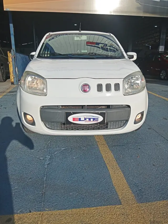 Carro Fiat Uno 2014 Vivace College 1.0 8V (Flex) 4p