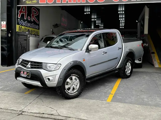 Carro Mitsubishi L200 Triton Sport 2015 3.2 Di-D 4x4 GL