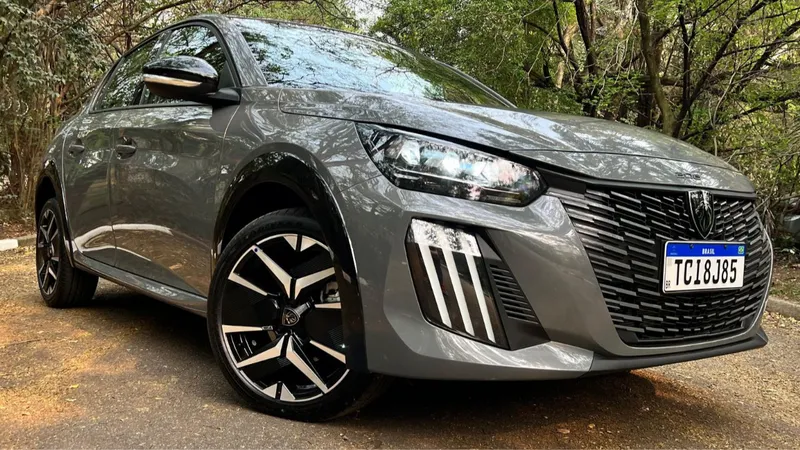 Novo Peugeot 208 perde versões 1.6 e elétrica para ser apenas 1.0