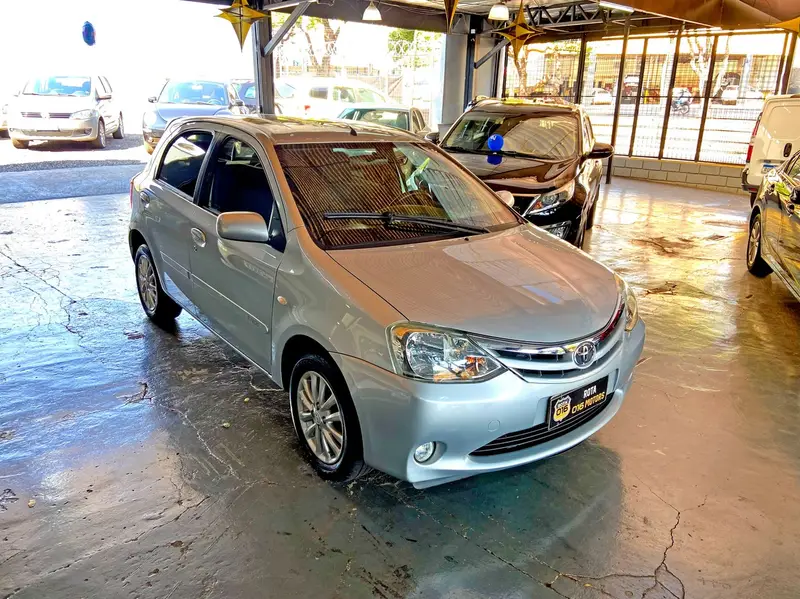Toyota Etios XLS 1.5 (Flex)