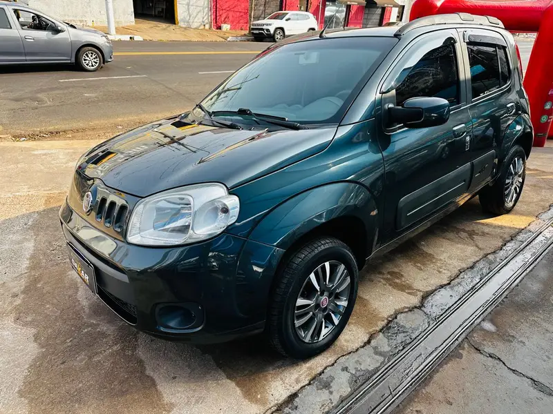 Fiat Uno Vivace 1.0 8V (Flex) 4p