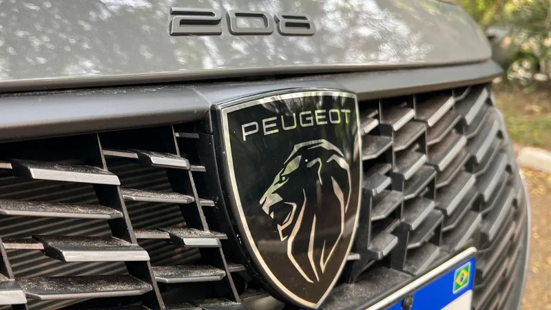 Novo escudo da Peugeot tem missão de acabar com piadas 