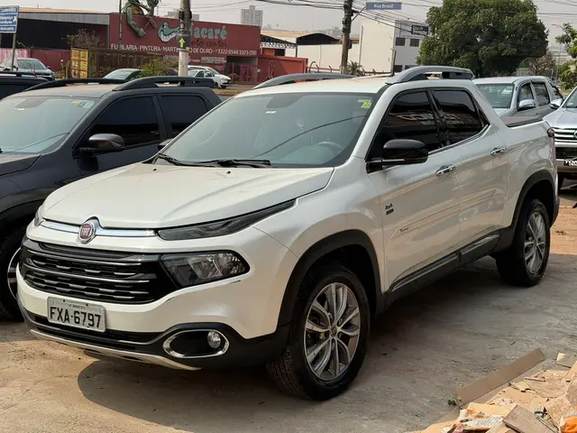 Carro Fiat Toro 2019 Volcano 2.0 diesel AT9 4x4