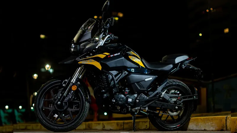 Shineray Storm 200 vale mais a pena que Honda Bros 160 e Yamaha Crosser S 150?
