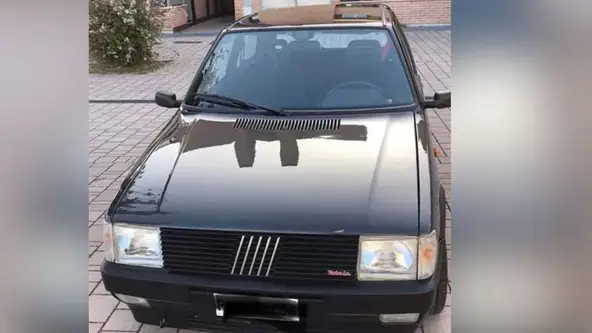 Hatch com injeção eletrônica e apenas 50 km rodados está sendo vendido a preço de SUV