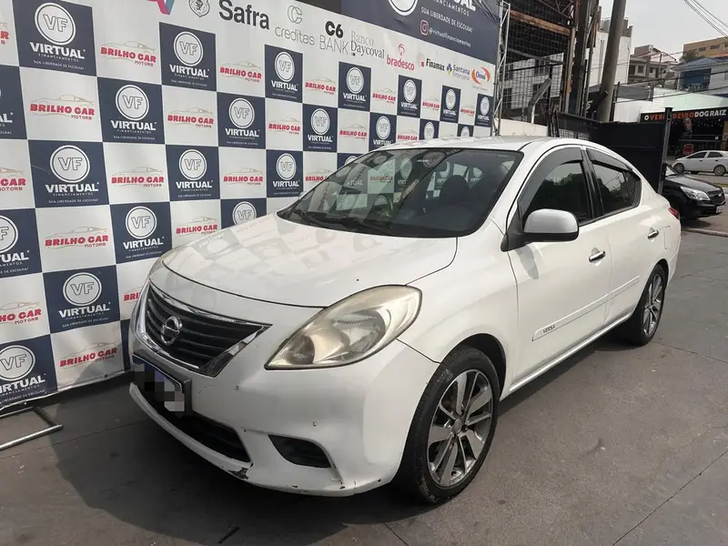 Nissan Versa 1.6 16V SV (Flex)