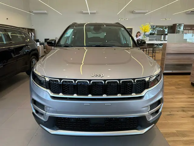 Carro Jeep Commander 2025 Longitude 1.3 T270