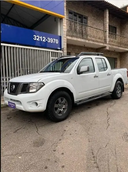 Carro Nissan Frontier 2016 2.5 TD CD 4x4 SV Attack (Aut)