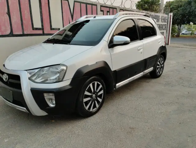 Carro Toyota Etios 2015 Cross 1.5 (Flex)