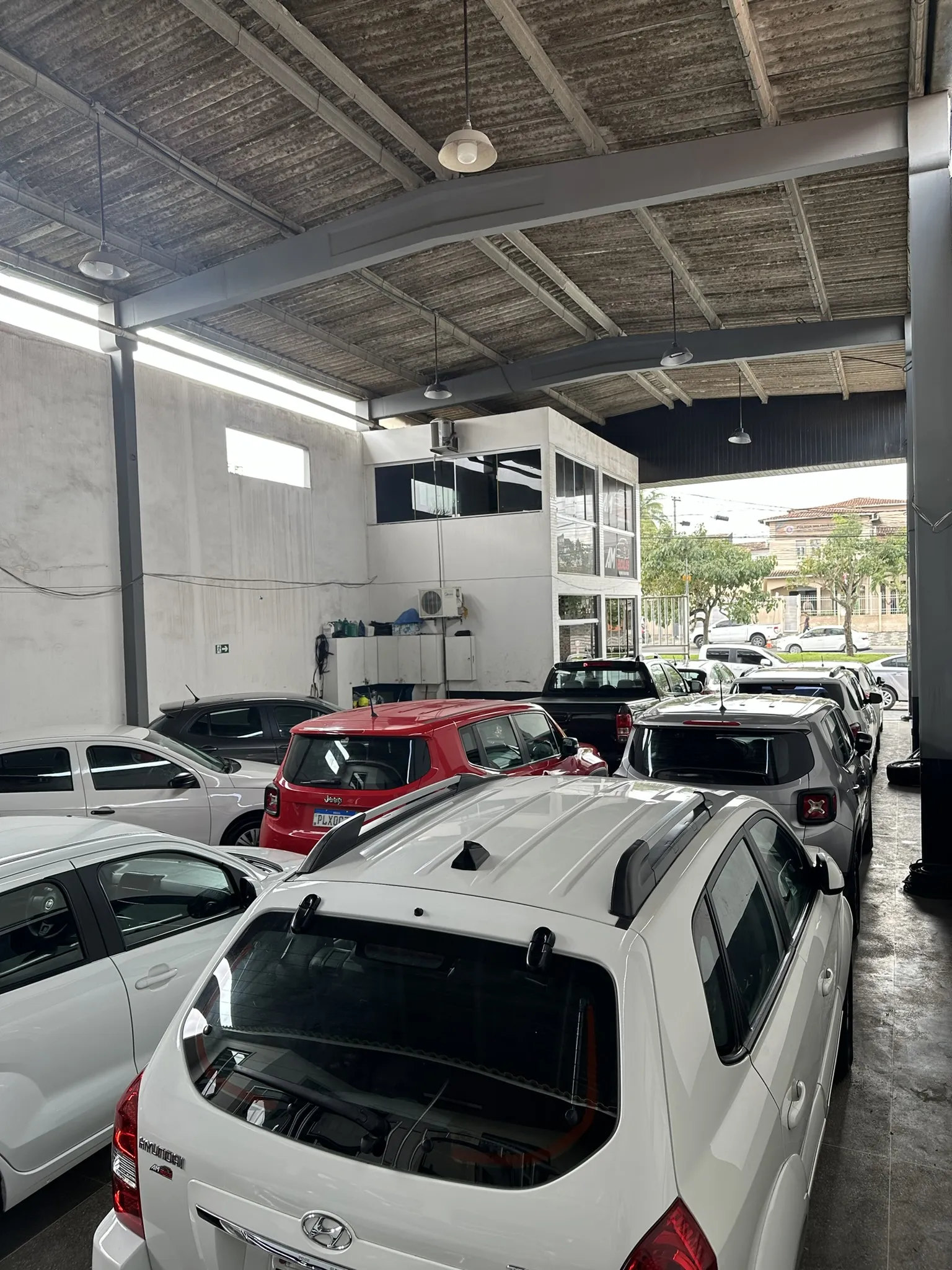 Fachada da loja Veículos à venda em A M VEICULOS LTDA - Feira de Santana - BA | Mobiauto