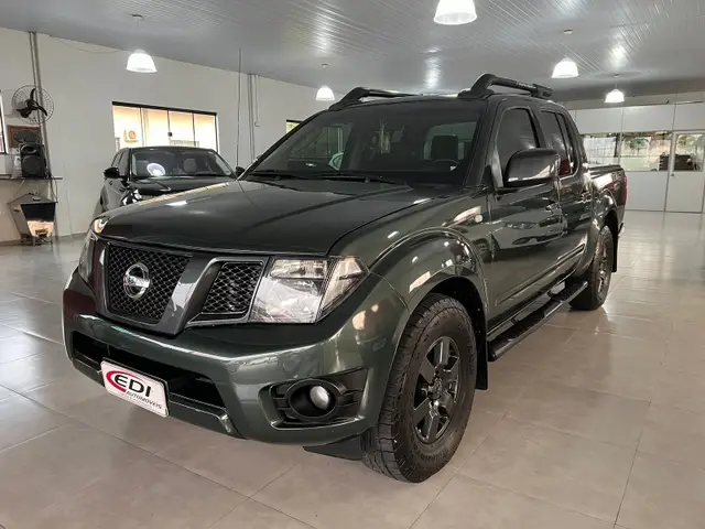 Carro Nissan Frontier 2015 2.5 TD CD 4x4 SV Attack (Aut)