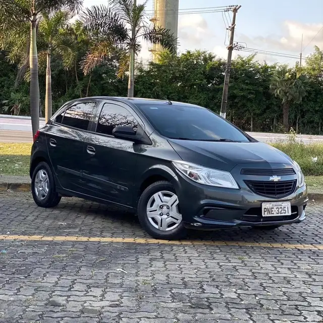 Carro Chevrolet Onix 2017 1.0 Joy SPE/4