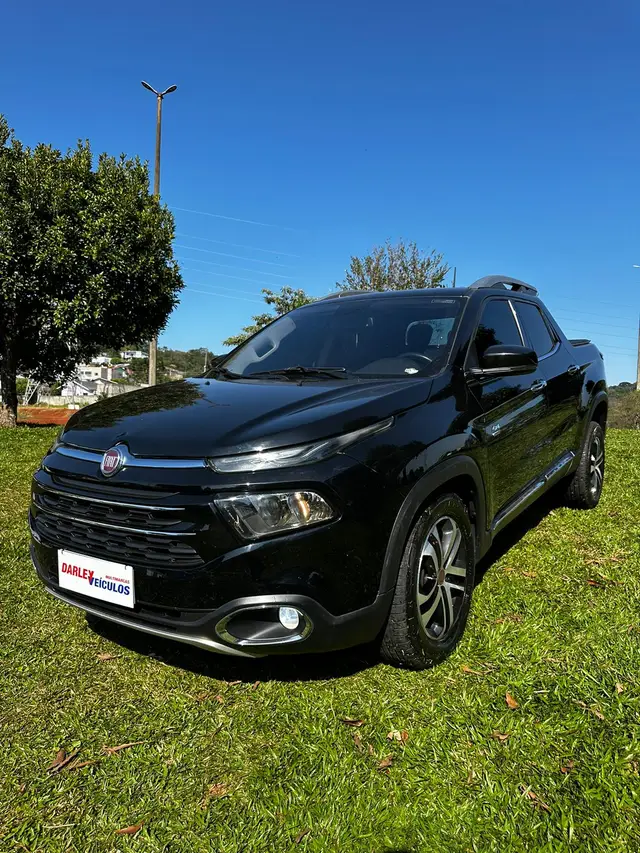 Carro Fiat Toro 2017 Volcano 2.0 diesel AT9 4x4