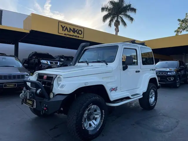 Carro Troller T4 2012 4x4 3.0 (teto rígido)