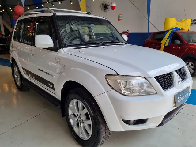 Carro Mitsubishi Pajero TR4 2012 2.0 16V 4X4 (Flex)