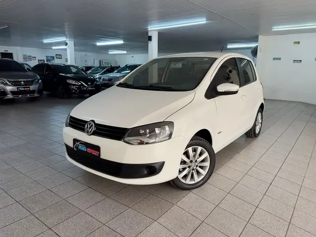 Carro Volkswagen Fox 2014 1.6 VHT (Flex)