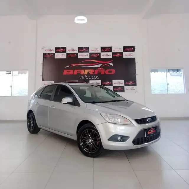 Carro Ford Focus Hatch 2009 Ghia 2.0 16V Duratec (Aut)