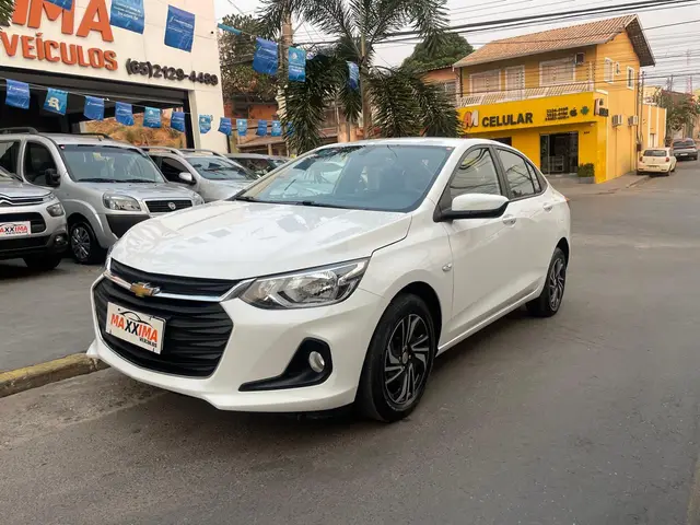 Carro Chevrolet Onix Plus 2024 LT 1.0