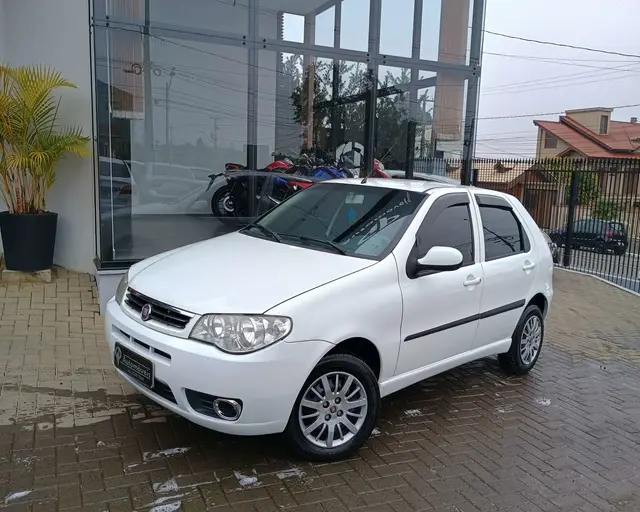 Carro Fiat Palio 2015 Celebration 1.0 Fire Flex 8V 4p