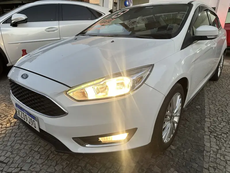 Ford Focus Sedan SE 2.0 PowerShift