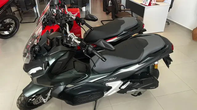 Carro Honda ADV 2024 ABS