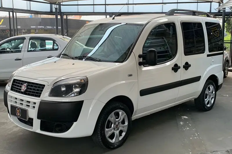 Fiat Doblò Essence 1.8 16V (Flex)