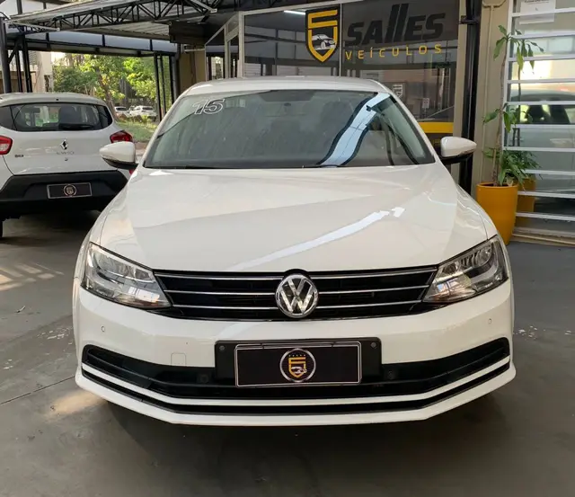 Carro Volkswagen Jetta 2015 2.0 Comfortline Tiptronic (Flex)