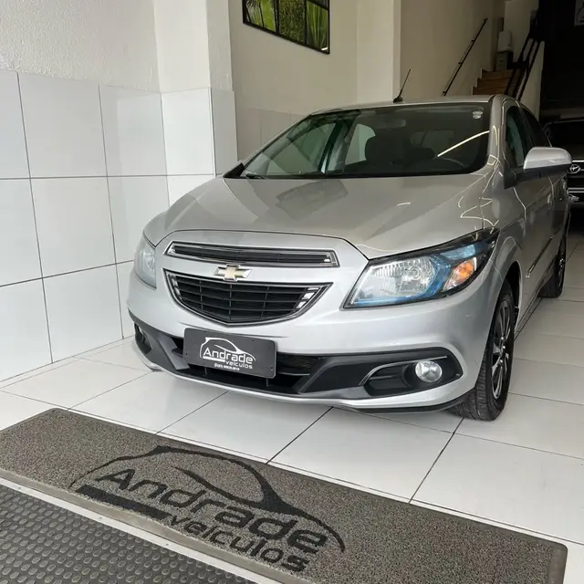 Carro Chevrolet Onix 2014 HATCH LTZ 1.4 8V FlexPower 5p Mec.