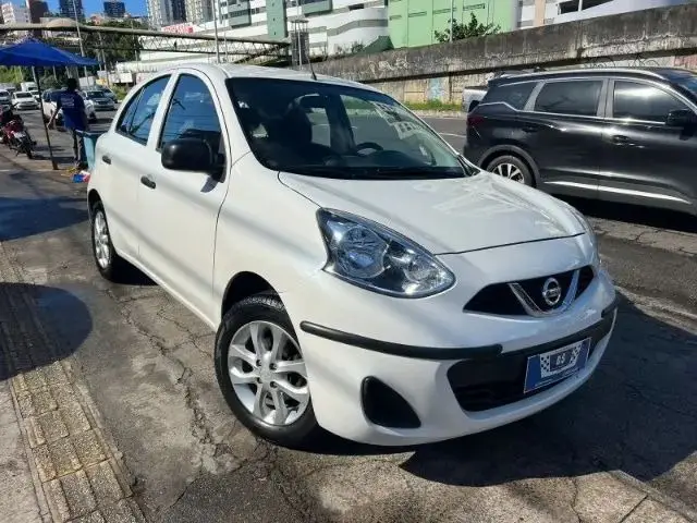 Nissan March 1.6 16V S (Flex)