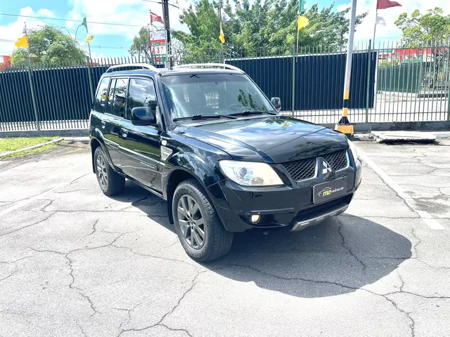 Carro Mitsubishi Pajero TR4 2013 2.0 16V 4x2 (Flex)