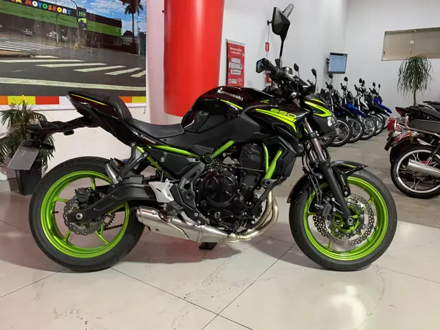 Carro Kawasaki Z 650 2021 SE ABS