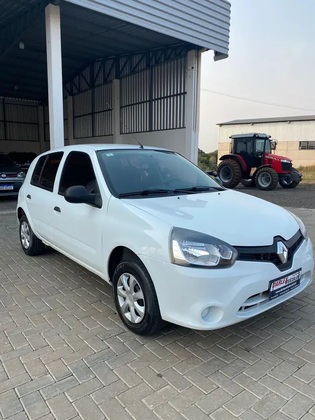 Carro Renault Clio 2014 Hatch. RN 1.0 16V