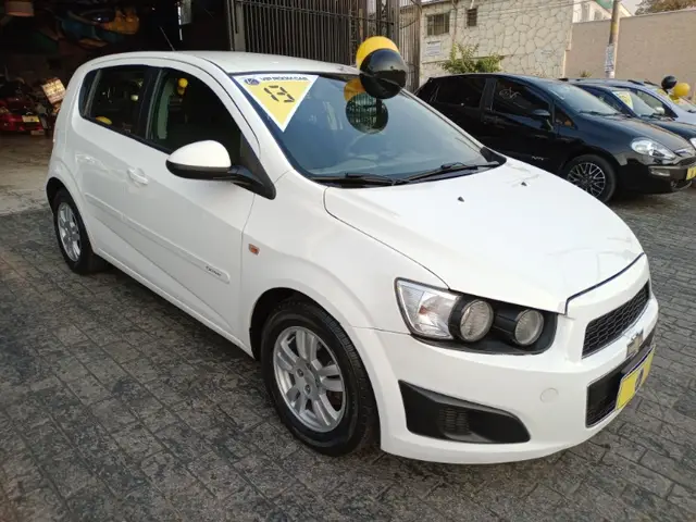 Carro Chevrolet Sonic 2013 Hatch LT 1.6 (Aut)
