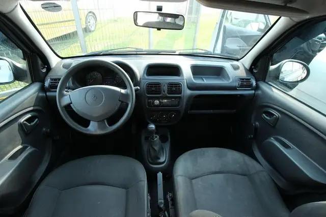 Carro Renault Clio 2014 Authentique 1.0 16V (Flex) 4p
