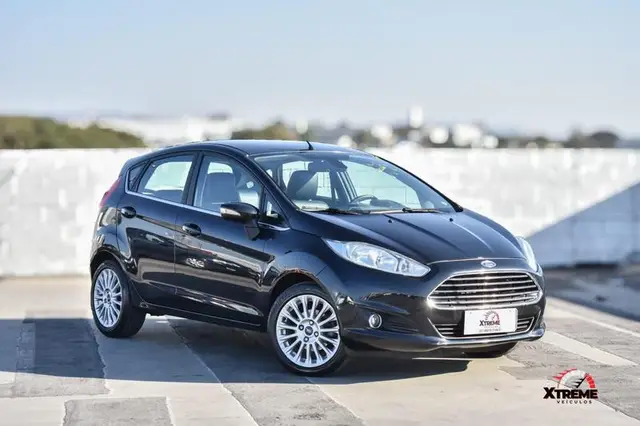 Carro Ford Fiesta Hatch 2016 Titanium Powershift 1.6 (Flex)