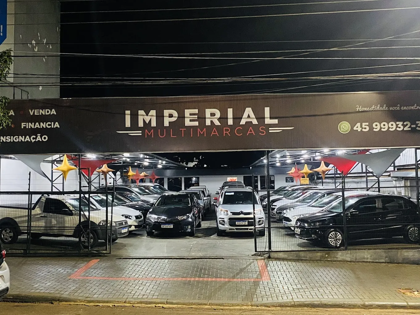 Fachada da loja M B VEICULOS LTDA - Cascavel - PR