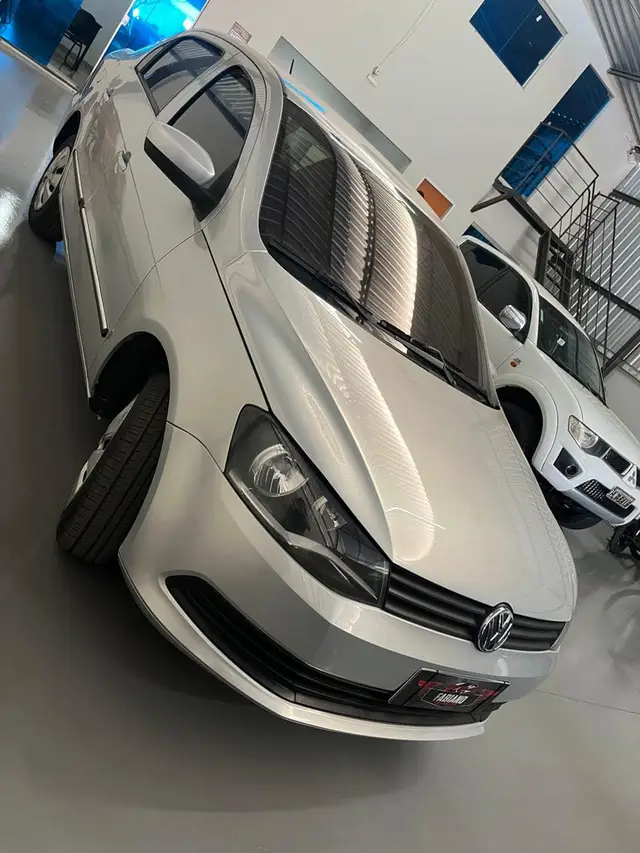 Carro Volkswagen Voyage 2015 1.6 VHT (Flex)